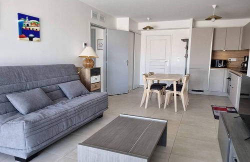 Argeles Plage Apartment | Air-conditioned Apartment, 2nd Floor, 200m from Beach, Parking, Elevator, Spacious Balcony