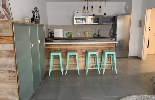 Saint-Cyr-sur-Mer Apartment | Air-conditioned ground-floor apartment with garden