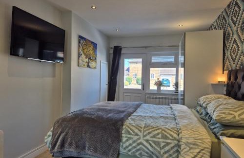 Milton Keynes Apartment | Air Conditioned self-contained private annexe