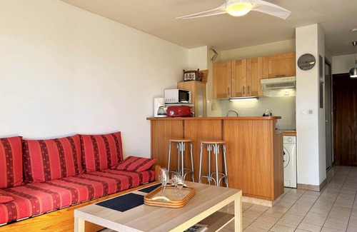 Le Lavandou Apartment | Air-Conditioned Studio with Terrace and Parking in the Heart of Le Lavandou