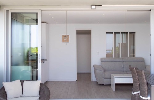 Cap d'Ail Apartment | Air-Conditioned Studio With Sea View Furnished Terrace, a Pool & Parking