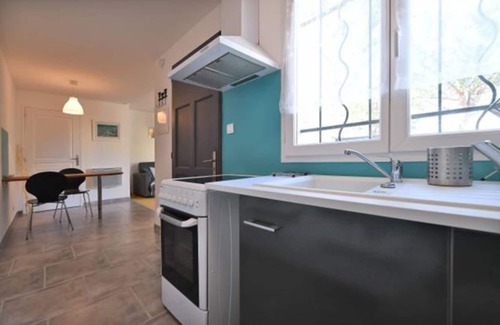 Villetelle Apartment | Air-conditioned studio Terrace & parkingBeaches of the great mound at 20 min