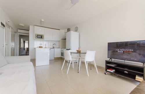 San Agustin Apartment | Air-conditioned two bedroom Beachfront apartment