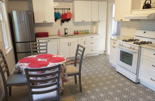 Ridgefield Park Apartment | Air Conditioned Nice 3 Bedroom Apartment in Duplex 30 Minutes to New York City