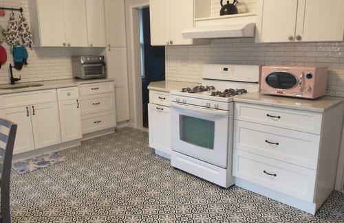 Ridgefield Park Apartment | Air Conditioned Nice 3 Bedroom Apartment in Duplex 30 Minutes to New York City