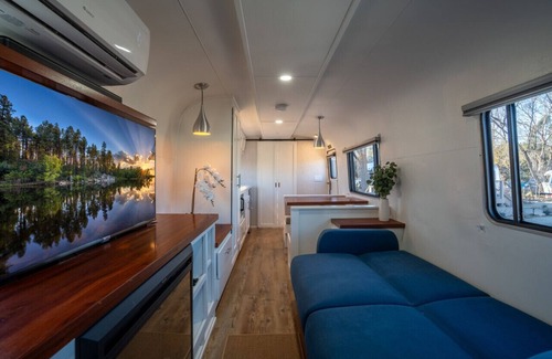 Prescott House | Air Village Wagon Circle Unit #10