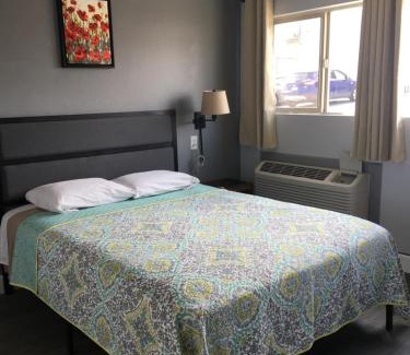 Port Angeles Hotel | Aircrest Motel