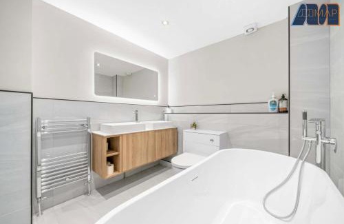 Airdrie Apartment | Airdrie 2 bed Near Hospital