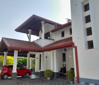 Andiambalama House | Airport A4 Travelers Lodge - Free Airport Pick Up & Drop 24HRS