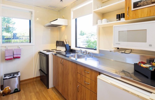 Burnside Hotel | Airport Gateway Motor Lodge