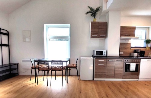 Lohausen Apartment | Airport Messe Apartments