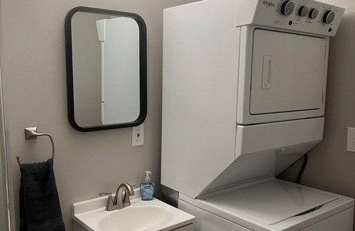 Norfolk - Virginia Beach Apartment | Airport, Norfolk Outlets & Beach