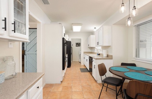 North San Antonio - SAT House | Airport Paradise-Pool-Game Roomnn