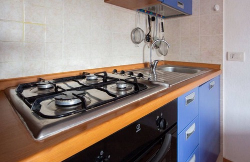 Olbia Apartment | AIRPORT PORT COMM CENTER SHUTTLE BUS WI FI BEAUTY RELAX MASSAGES TEAM BUILDING