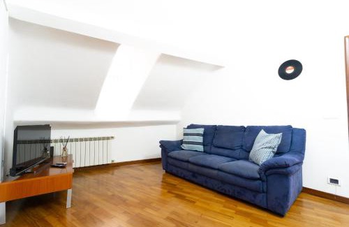 Sestri Ponente Apartment | Airport & Sea, Large Music-Themed Apartment