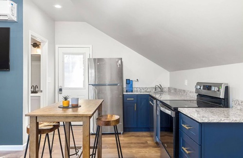 Eagan Park Apartment | Airport Studio