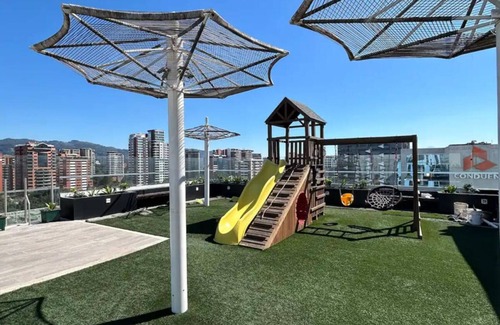 Zona 13 Apartment | Airport view!