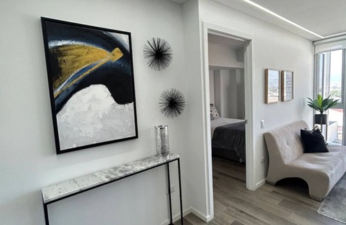 Zona 13 Apartment | Airport view!