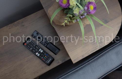 Broadheath Apartment | Airstays Apartment