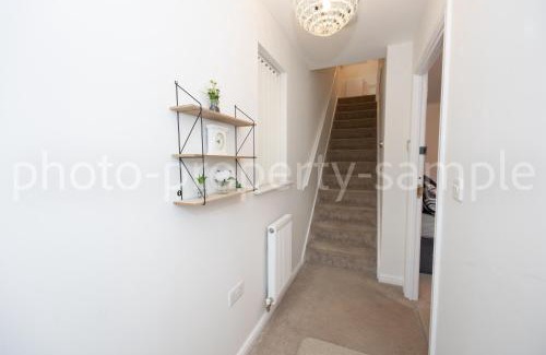Broadheath Apartment | Airstays Apartment