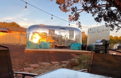 Williams House | Airstream Adventure! Brand new - Great Location