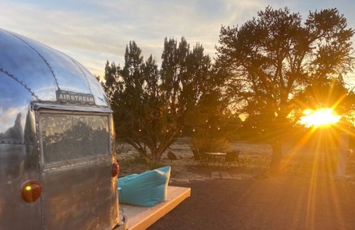 Williams House | Airstream Adventure! Brand new - Great Location