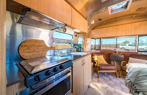 Valle House | Airstream w/Private Hot Tub (Unit D) - 3 Person Airstream with Private Hot Tub