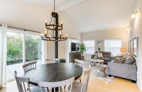 Pacific Beach House | Airy Coastal Escape with Deck - Steps to Beach!