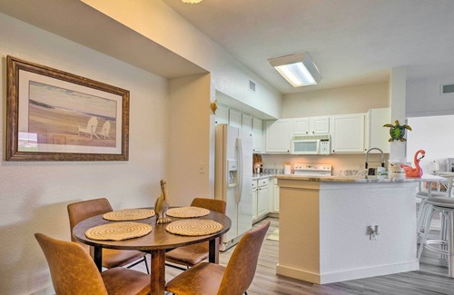 Iona Condo | Airy Fort Myers Condo ~ 4 Mi to Beach!