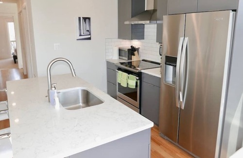 Petworth Apartment | Airy Loft in Petworth - WALK 2 Metro!