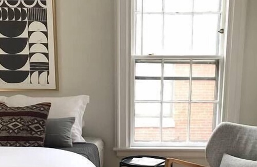West End Apartment | Airy+Modern Studio + Portland's Historic West End!