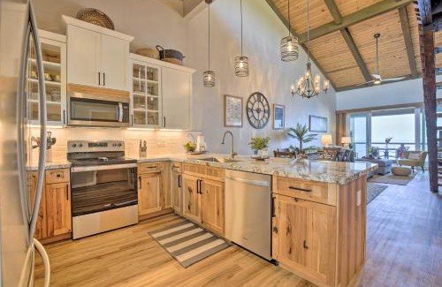 Kahaluu Bay Apartment | Airy Oceanfront Kailua-Kona Gem with Community Pool
