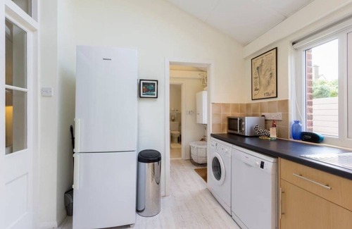 Deal Apartment | Airy seafront apartment, all one level, free parking, 3 bedrooms & 3 bathrooms
