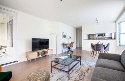 South Beach Apartment | Airy South Beach 1BR w/Pool, Gym, Shops + Dining Onsite, by Blueground