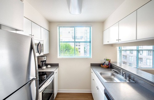 South Beach Apartment | Airy South Beach 1BR w/Pool, Gym, Shops + Dining Onsite, by Blueground