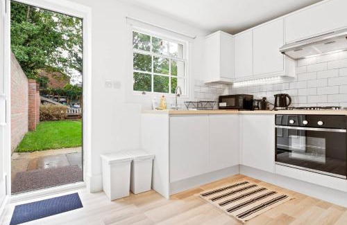 Coldharbour Apartment | Airy Spacious 1 Bedroom Aprtment with Garden in Brixton