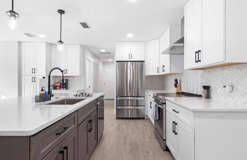 Gainesville House | Airy, Spacious, Newly Renovated Home – Walk to UF!