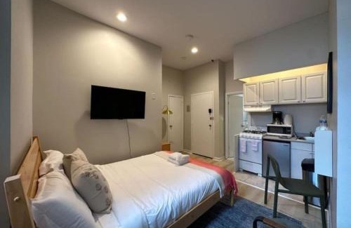 Prudential - St. Botolph Apartment | Airy Studio South End