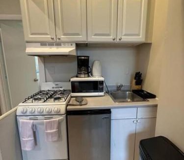 Prudential - St. Botolph Apartment | Airy Studio South End