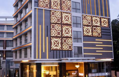 Hampankatta Hotel | AJ Grand Hotel