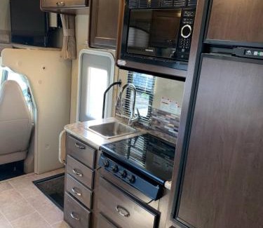 Reseda Other | AJ-XL RV Rental