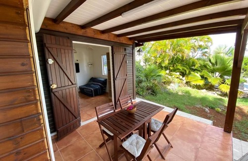 Les Abymes Apartment | Aka Tao Bungalow