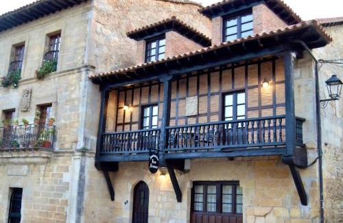 Santillana del Mar Hotel | Akla Suites con Jacuzzi Santillana