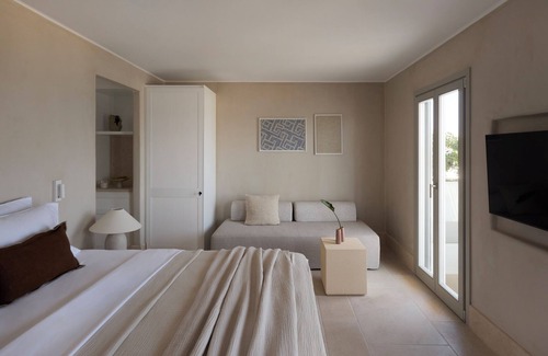 Naousa Hotel | Akria Seaside Suites