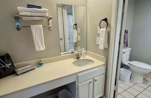 South Central Omaha Apartment | Aksarben, 2nd floor, close to I-80!