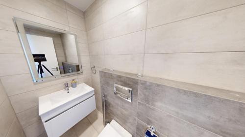 Al Abdali Apartment | Al Fares Luxury furnished Apartment-Damac Tower