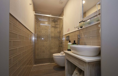 Tokoglu Hotel | AlaBora Hotel - Alaçatı