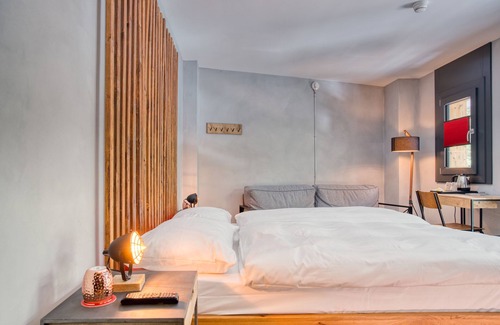Noes Hotel | Alaia Lodge