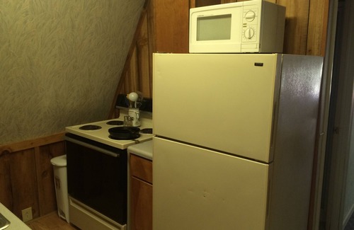 Bryson City House | Alarka Cabin Guest House With Great Mountain Sunsets And WiFi Included