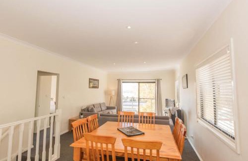 Jindabyne House | Alaska 2 8 Poley Cow Lane